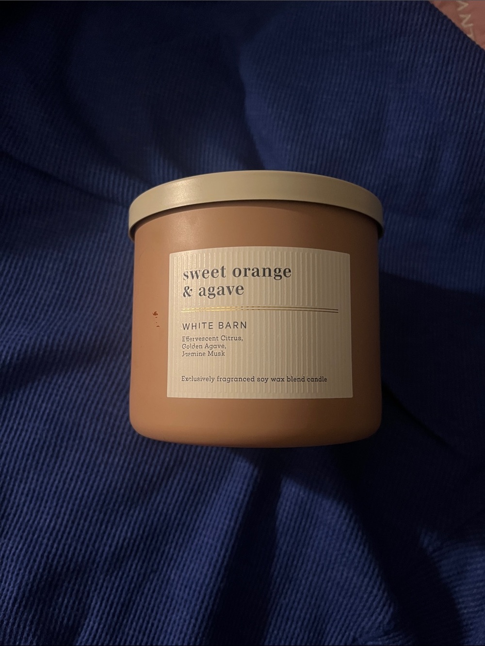 White Barn Sweet Orange & Agave Candle - Beige & Cream